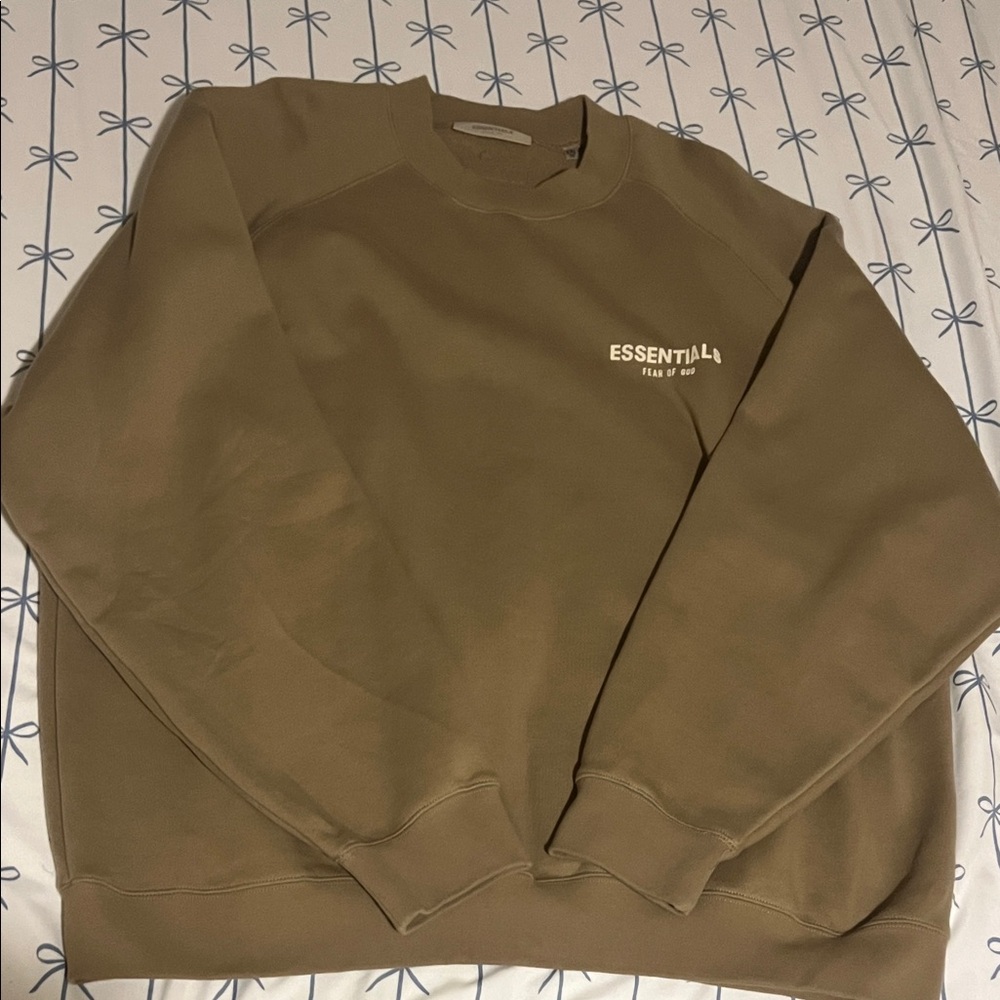 ESSENTIALS Men’s Crewneck Sweatshirt in Olive Green